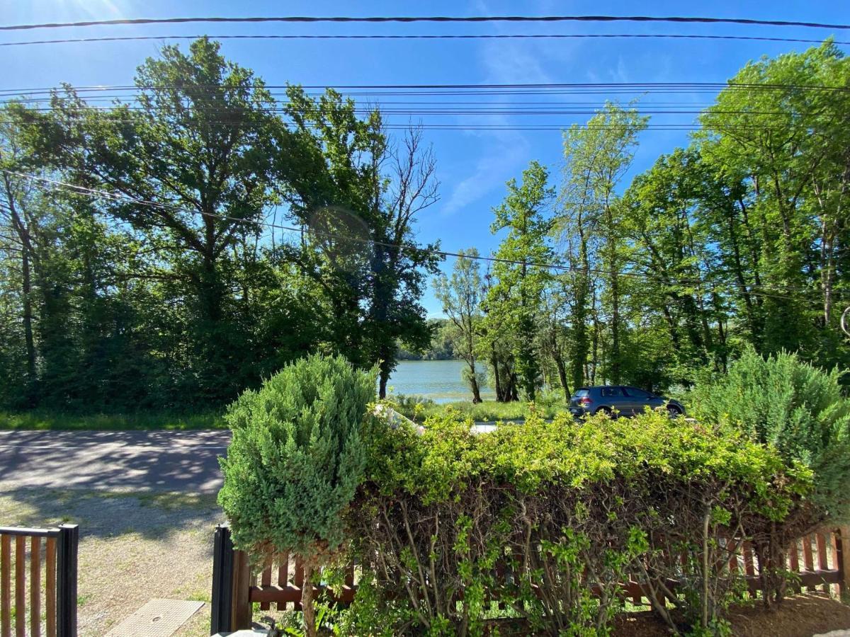 Maison Bord De Lac De Charmes Bannes  ภายนอก รูปภาพ