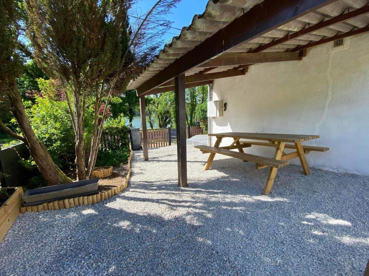 Maison Bord De Lac De Charmes Bannes  ภายนอก รูปภาพ